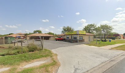 Monsivais repairin chap, Brownsville